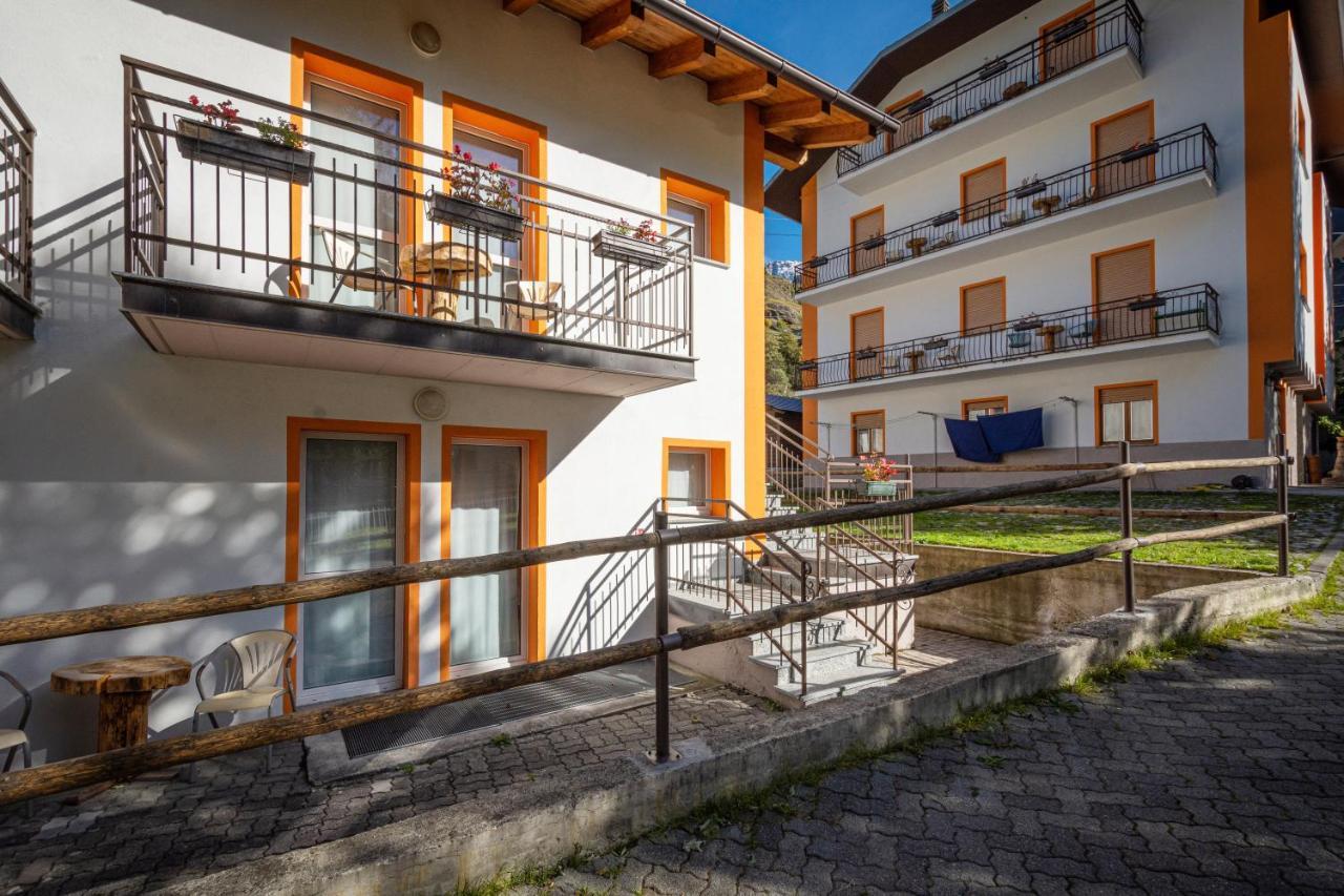 Hostel - Bormio - Livigno - Santa Caterina - Stelvio Sondalo Exterior foto