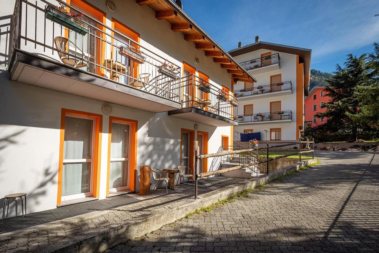 Hostel - Bormio - Livigno - Santa Caterina - Stelvio Sondalo Exterior foto