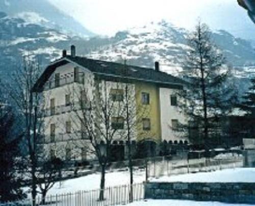 Hostel - Bormio - Livigno - Santa Caterina - Stelvio Sondalo Exterior foto